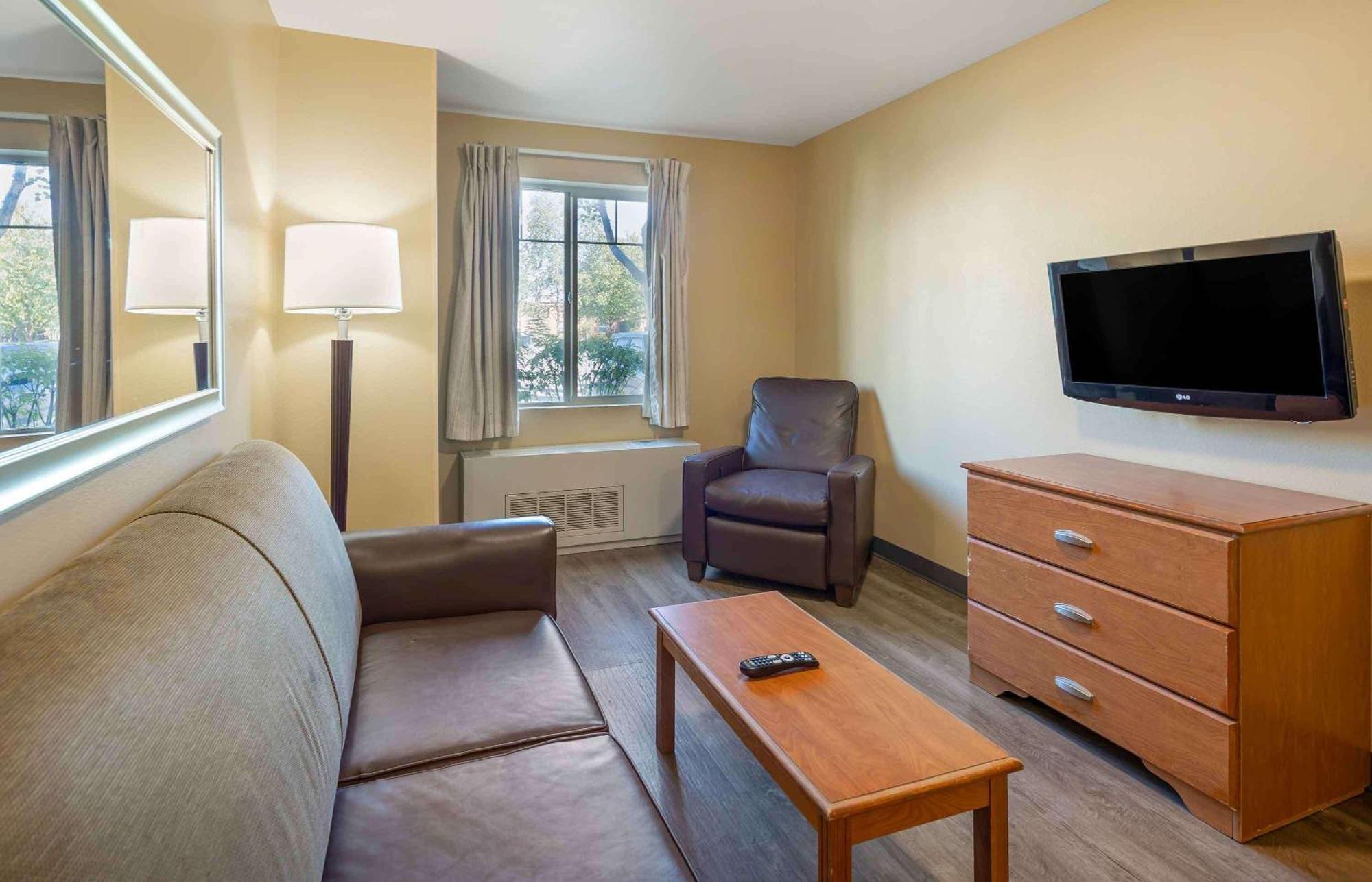 Extended Stay America Suites - Anchorage - Midtown Екстер'єр фото